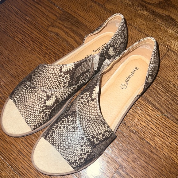 BareTraps Shoes - Baretraps zip sandals